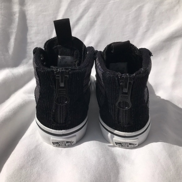 Toddler VANS Off the Wall. Size 5 - Picture 5 of 7